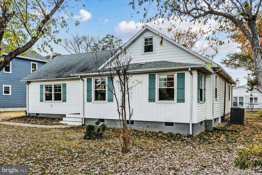 505 MONROE BAY AVENUE