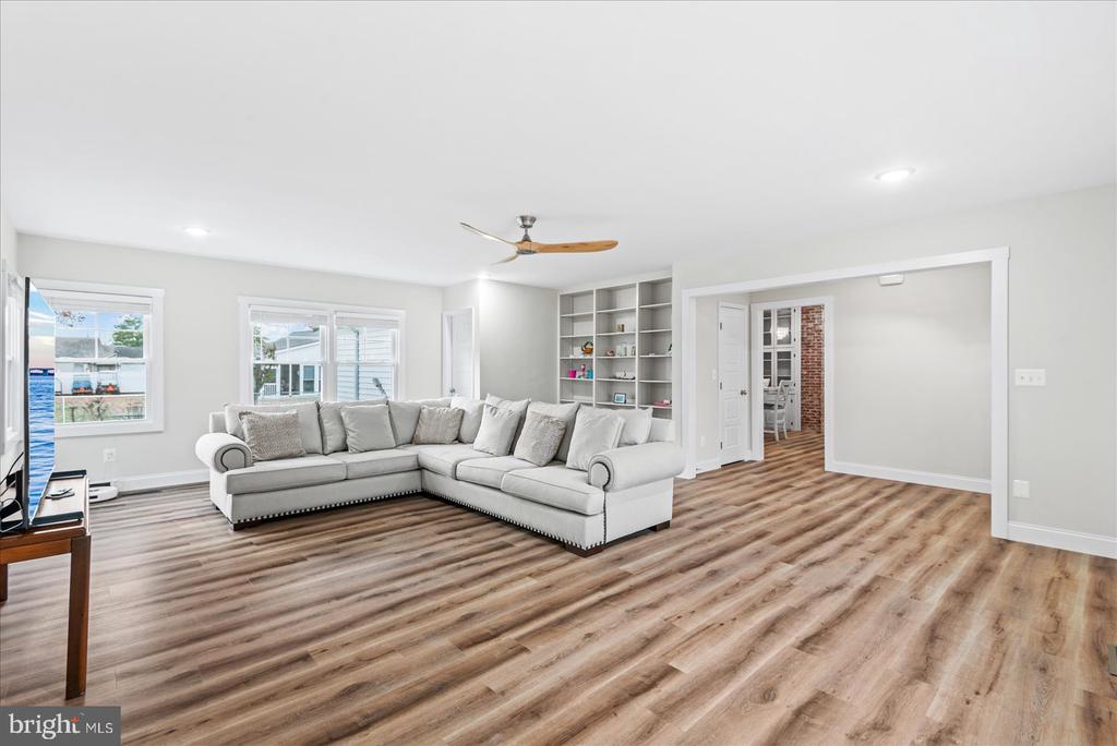 505 MONROE BAY AVENUE