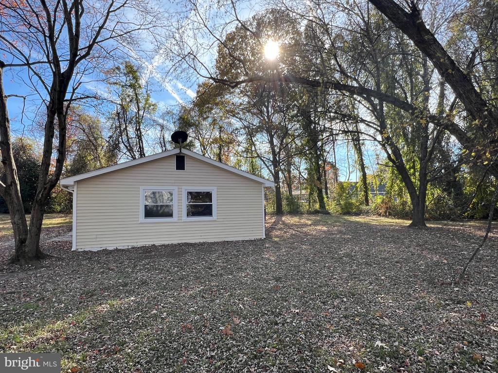 141 MEADOWVIEW LANE