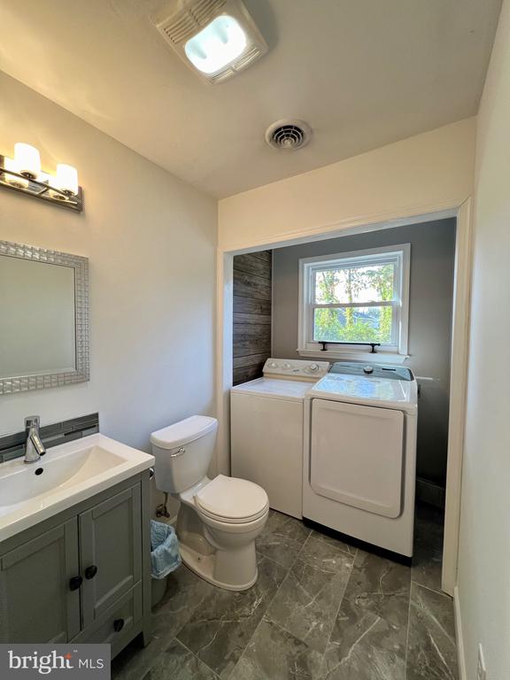 141 MEADOWVIEW LANE