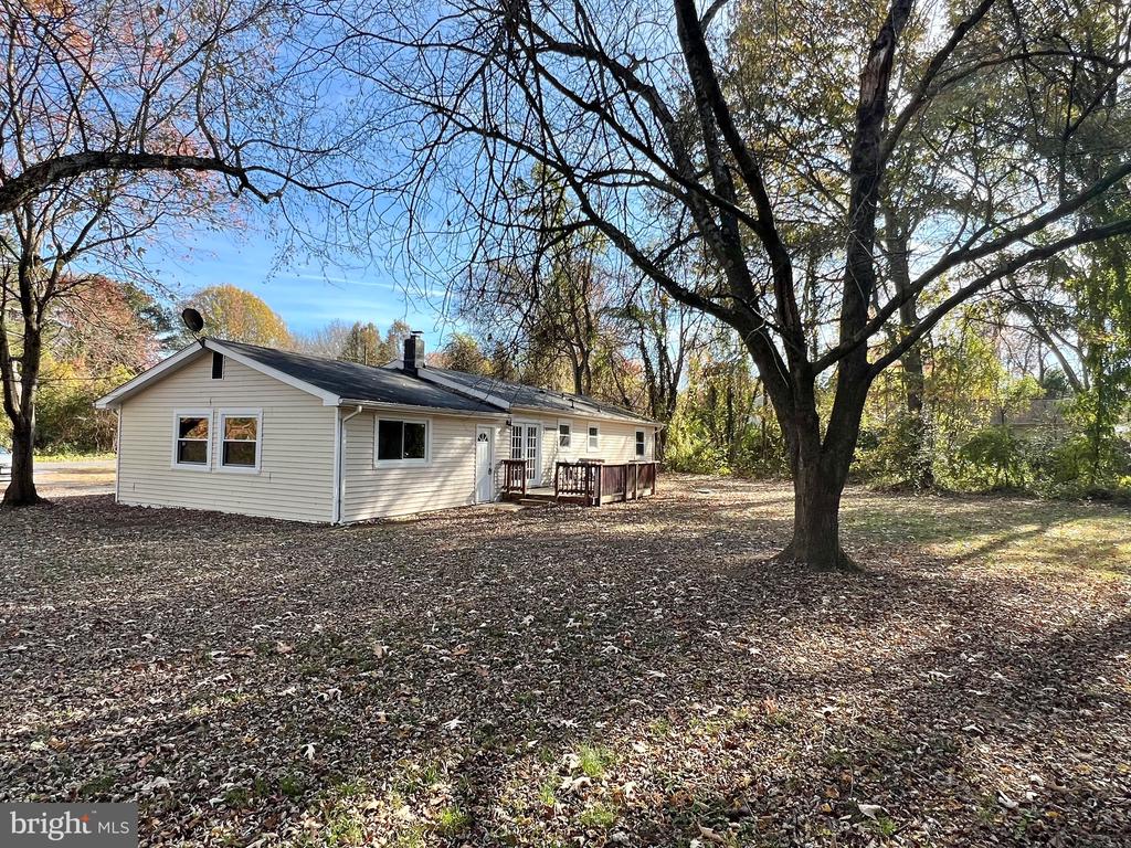 141 MEADOWVIEW LANE