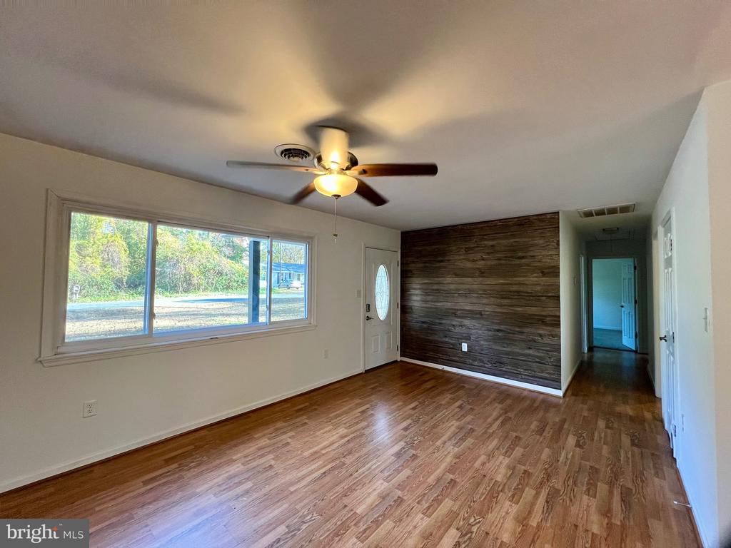 141 MEADOWVIEW LANE