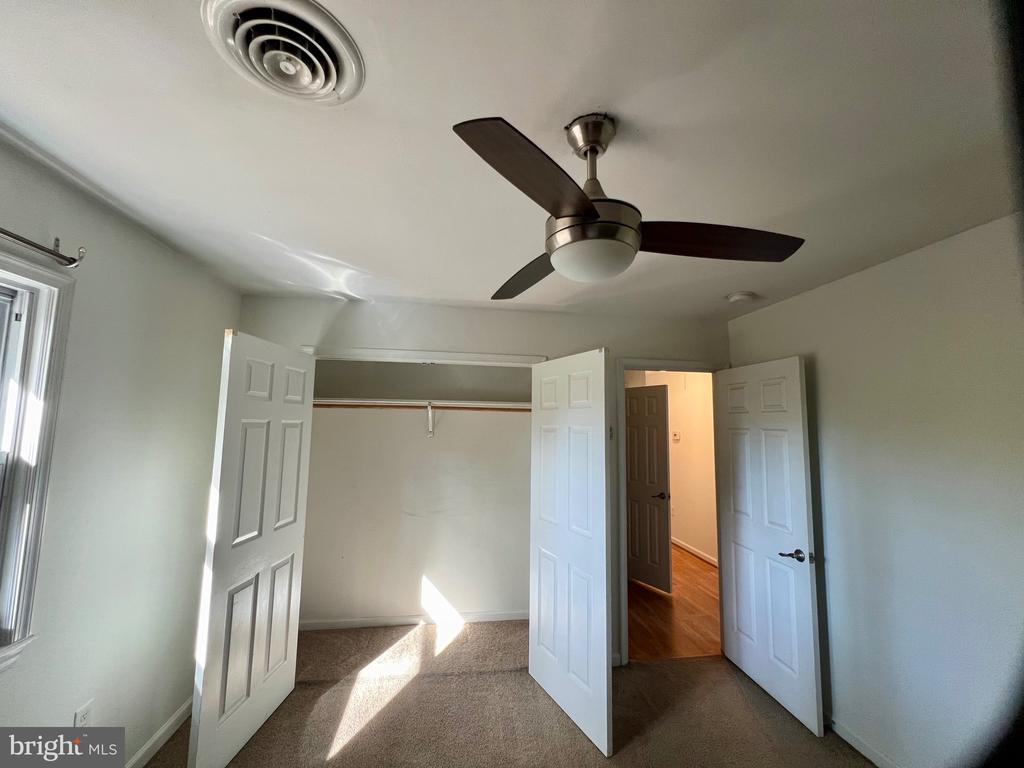 141 MEADOWVIEW LANE