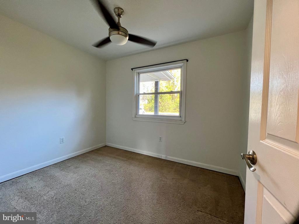 141 MEADOWVIEW LANE