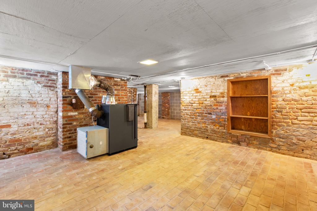 236 LEEDSTOWN ROAD