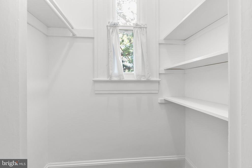 236 LEEDSTOWN ROAD