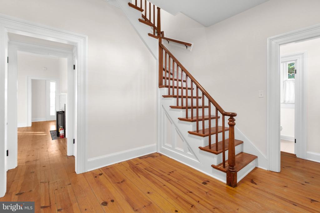 236 LEEDSTOWN ROAD
