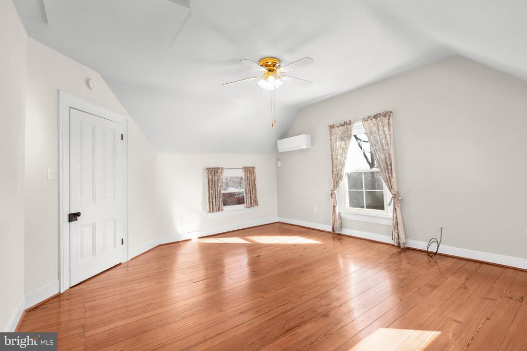 236 LEEDSTOWN ROAD