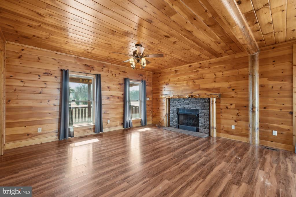1319 WHITE POINT ROAD