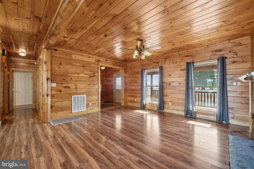 1319 WHITE POINT ROAD