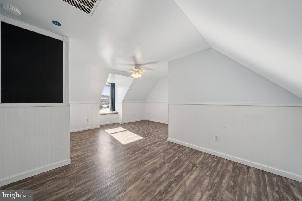 1319 WHITE POINT ROAD