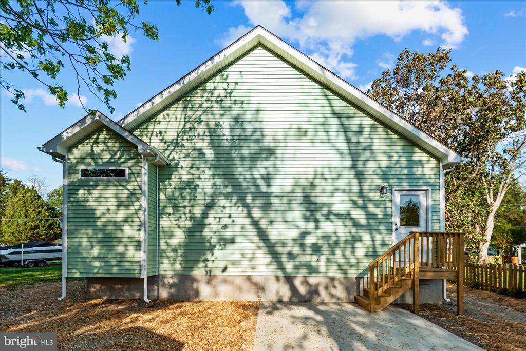 617 BANCROFT AVE
