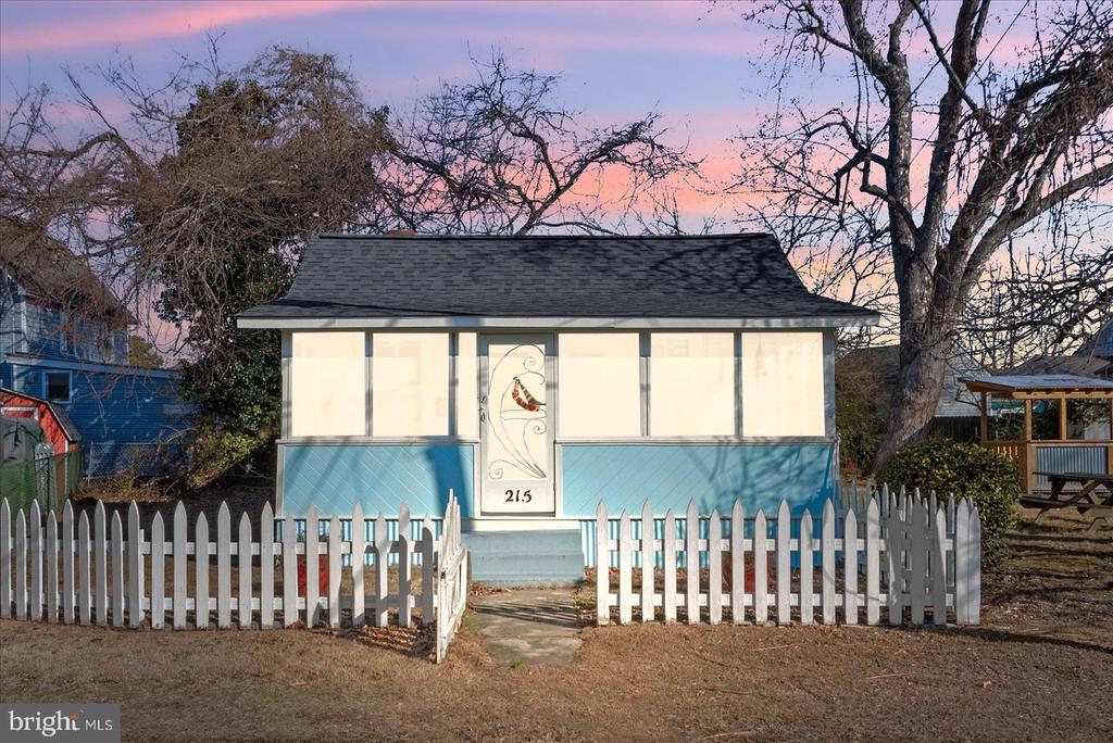 215 JEFFERSON STREET