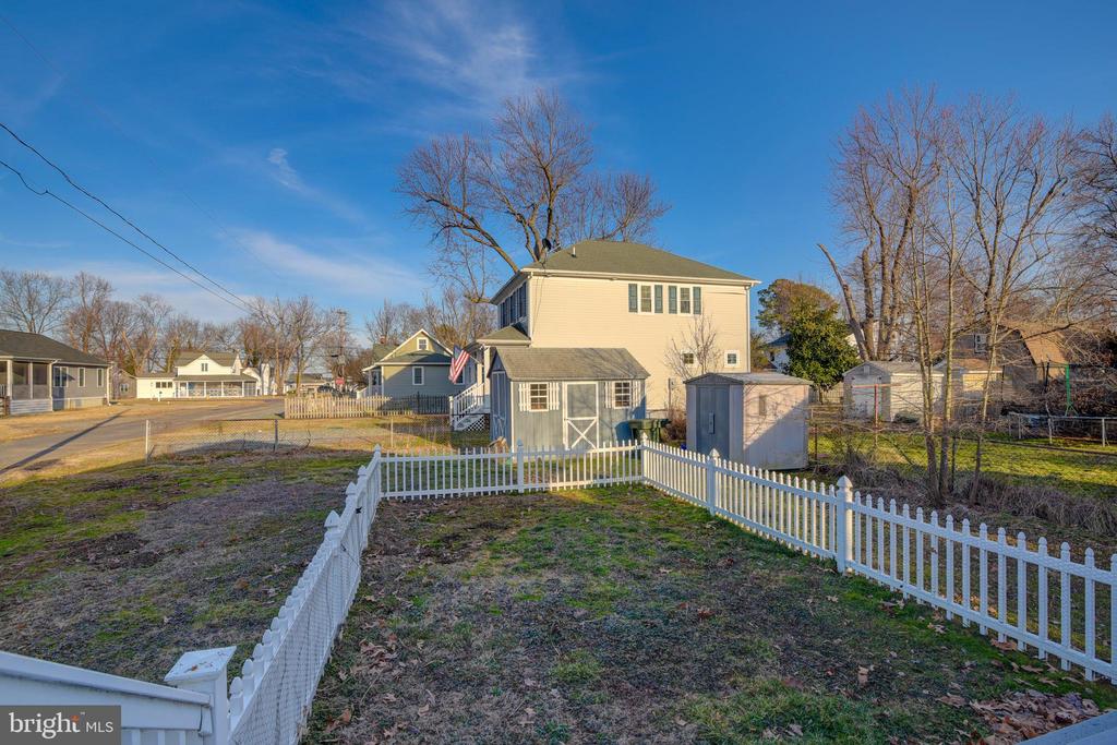 1002 MARSHALL AVE