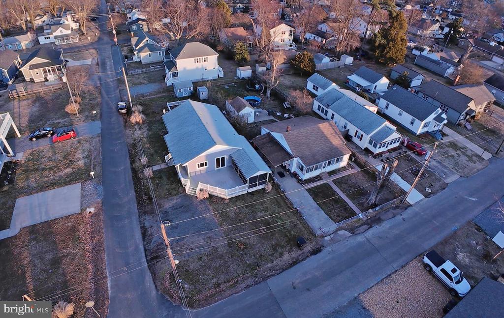 1002 MARSHALL AVE
