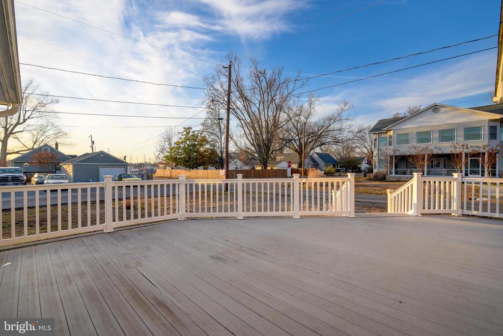 1002 MARSHALL AVE