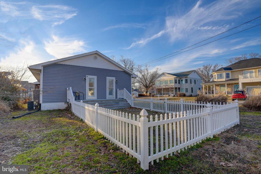 1002 MARSHALL AVE