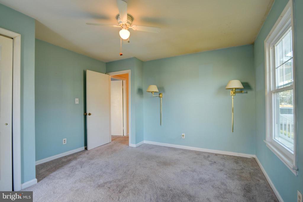 1002 MARSHALL AVE