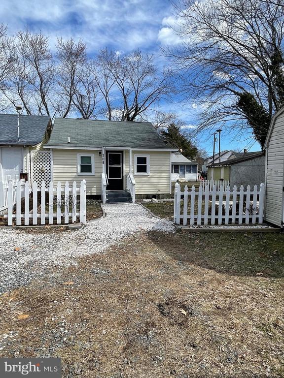 108 MARSHALL AVE