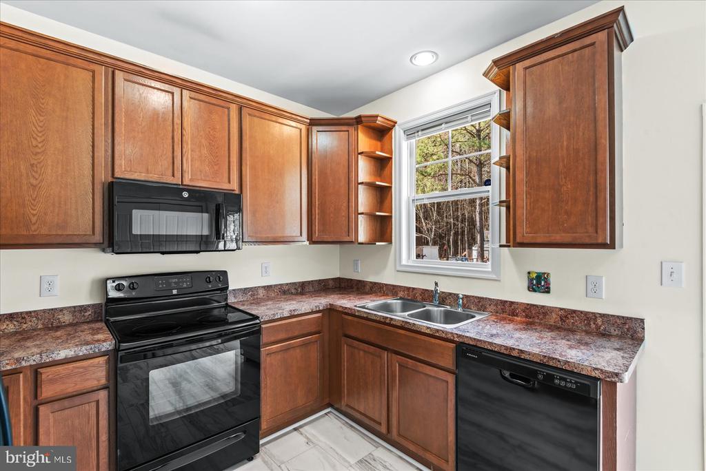 239 WAKEFIELD DRIVE