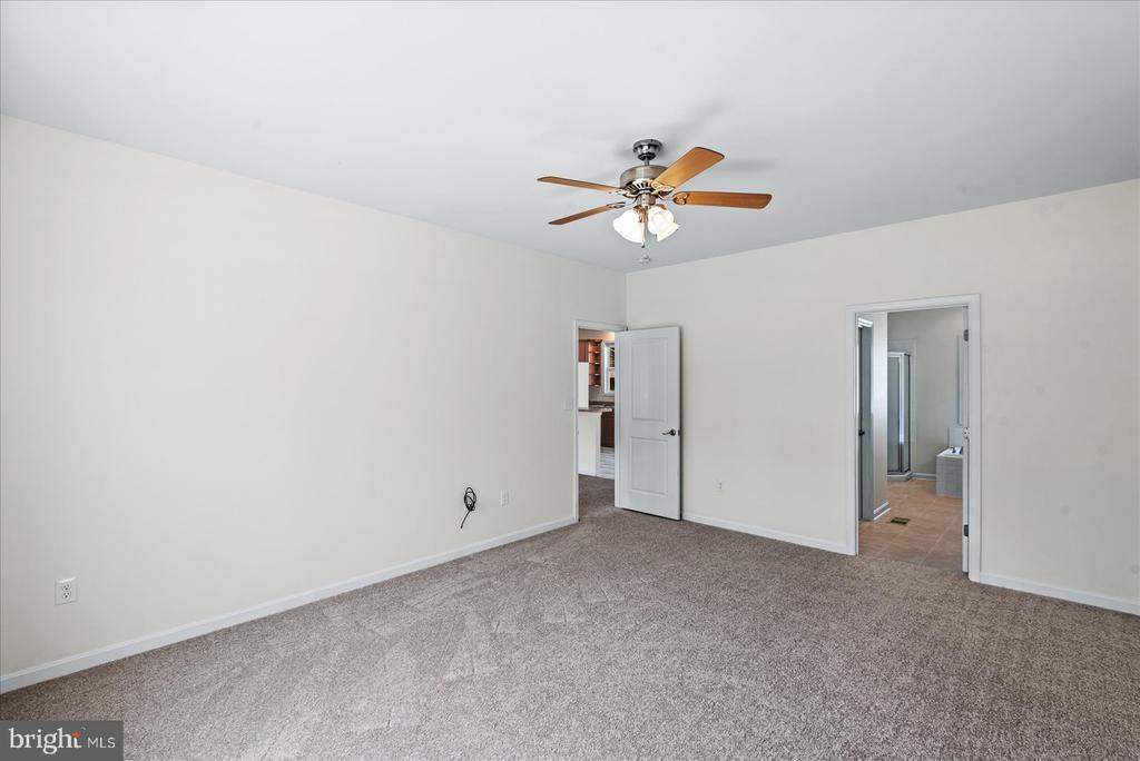 239 WAKEFIELD DRIVE