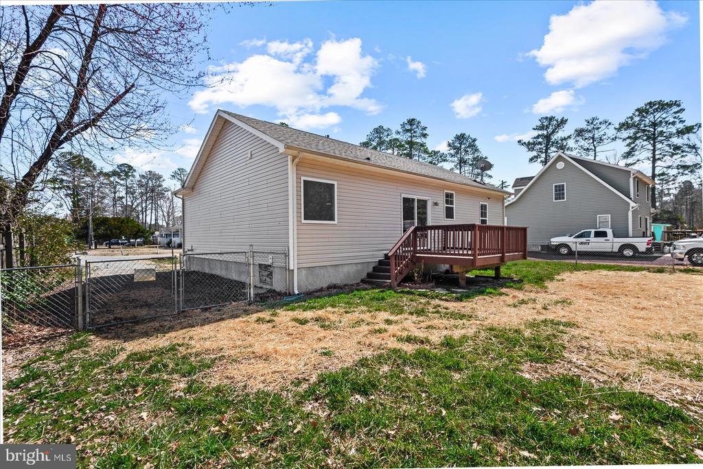 239 WAKEFIELD DRIVE