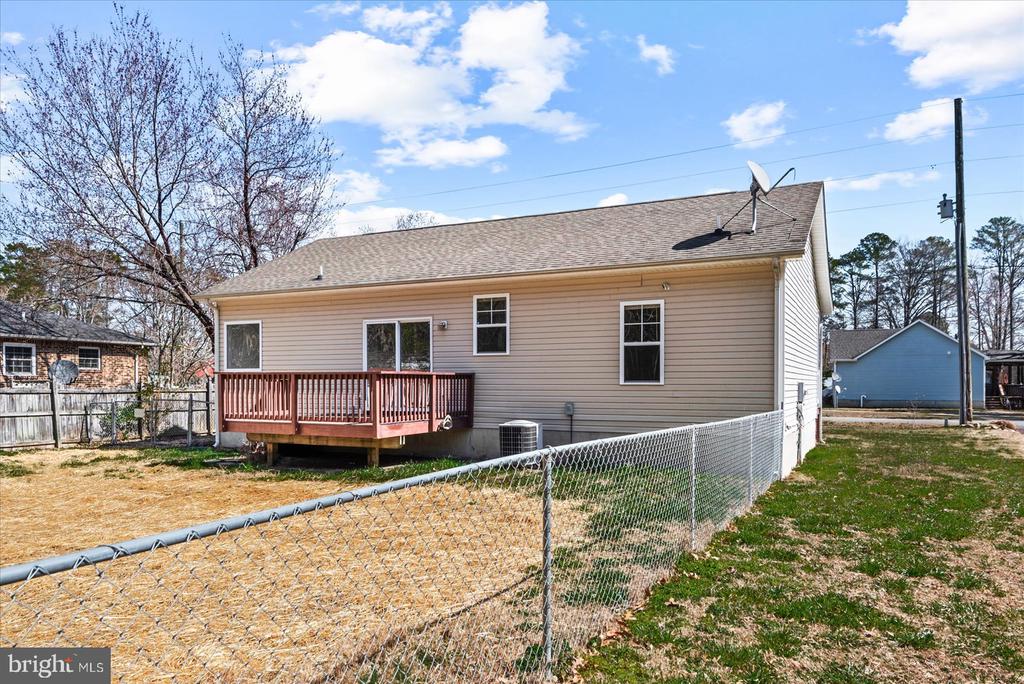 239 WAKEFIELD DRIVE