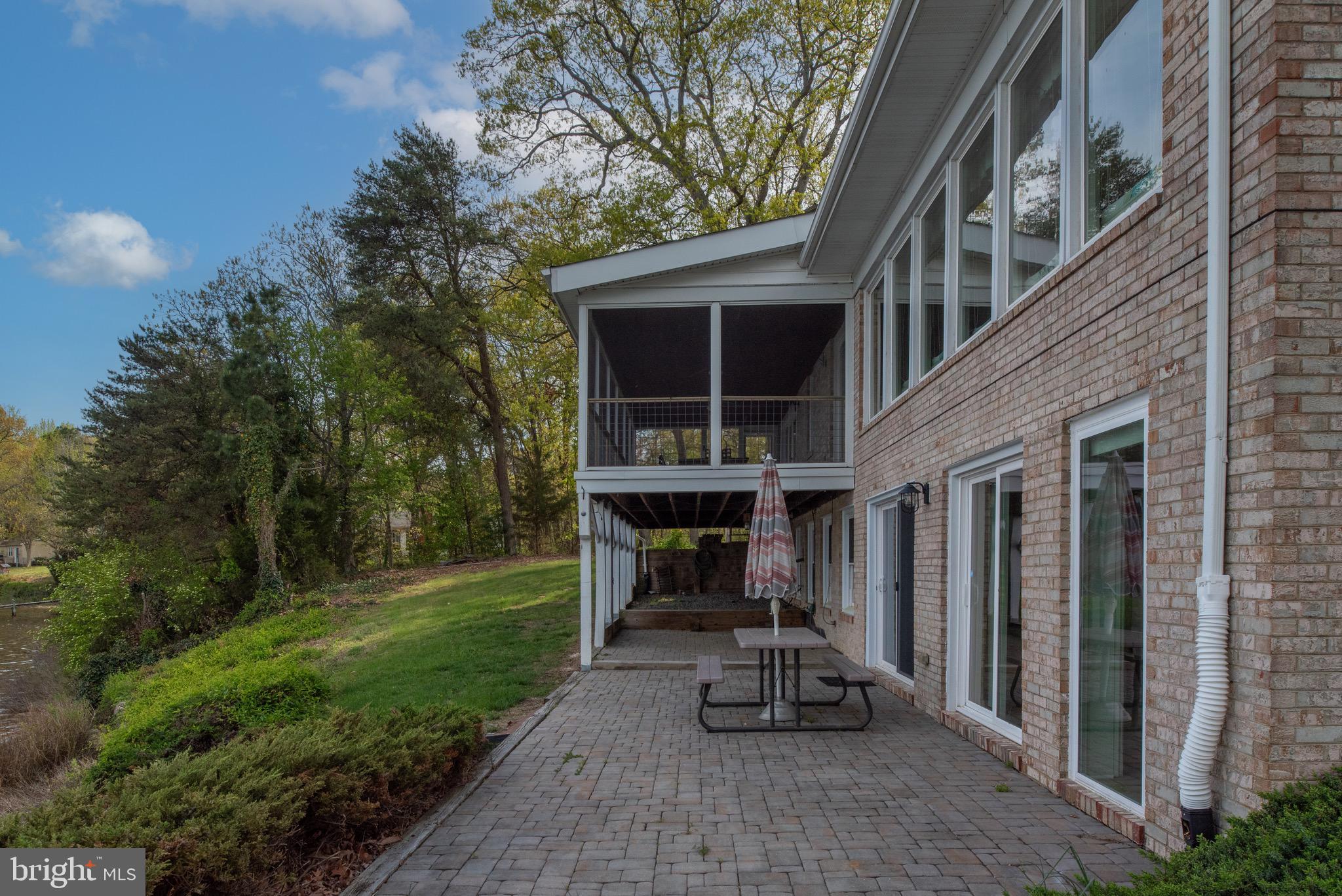 36 WATERVIEW POINT