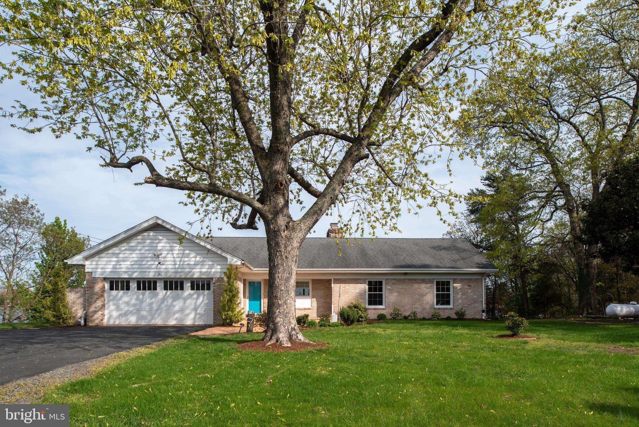 36 WATERVIEW POINT