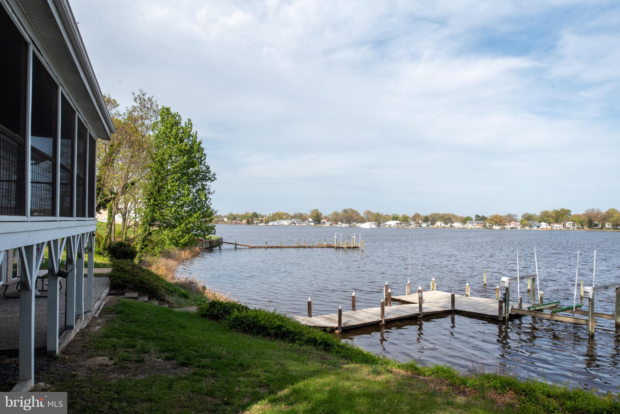 36 WATERVIEW POINT