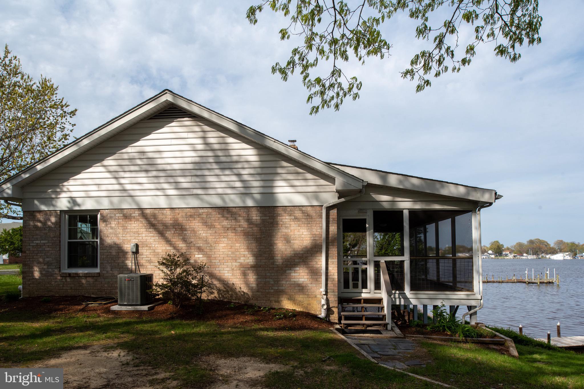 36 WATERVIEW POINT