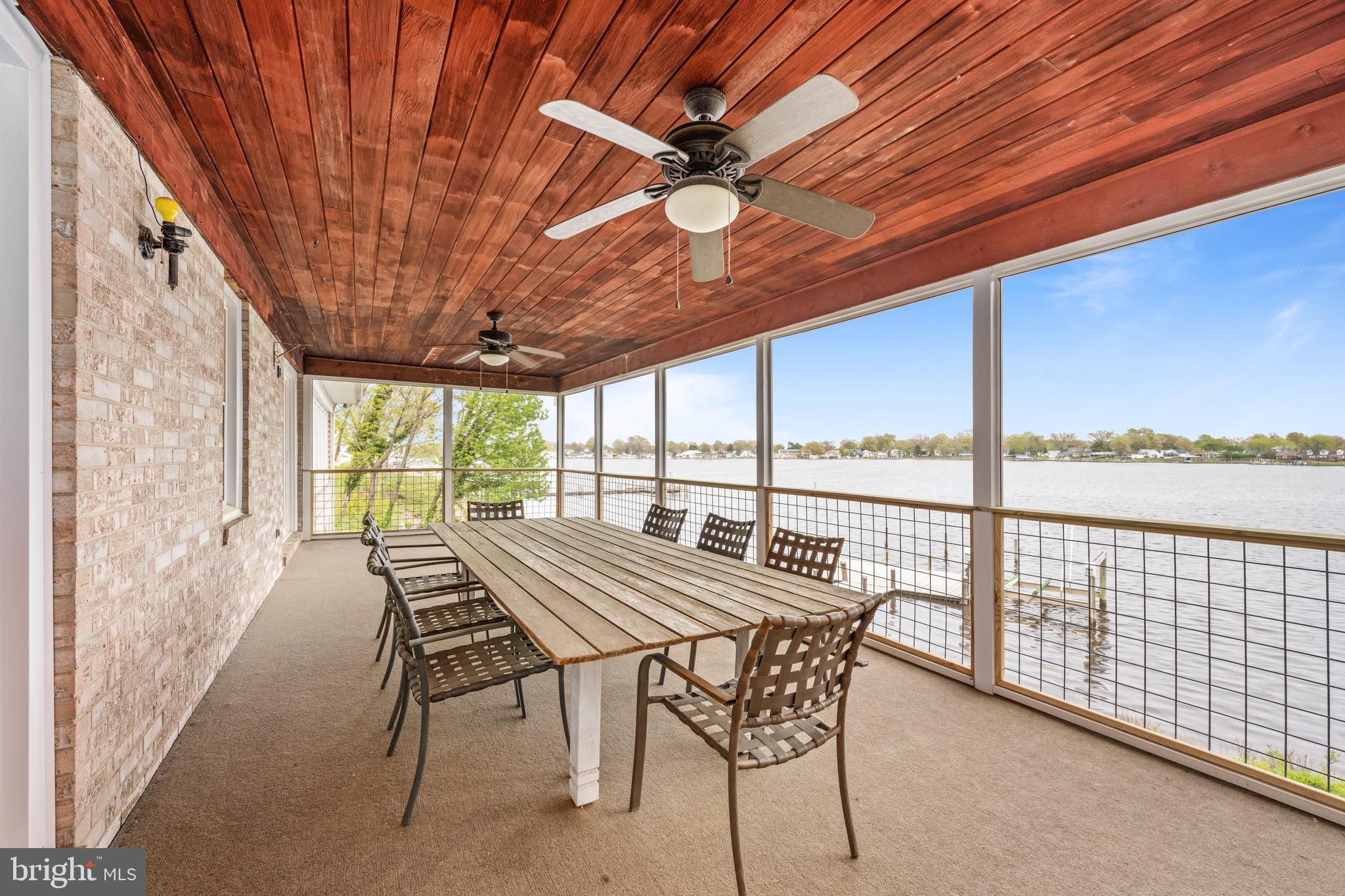 36 WATERVIEW POINT