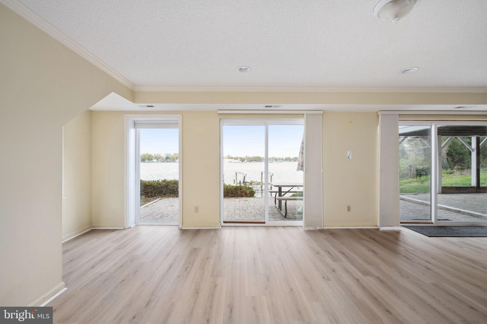 36 WATERVIEW POINT