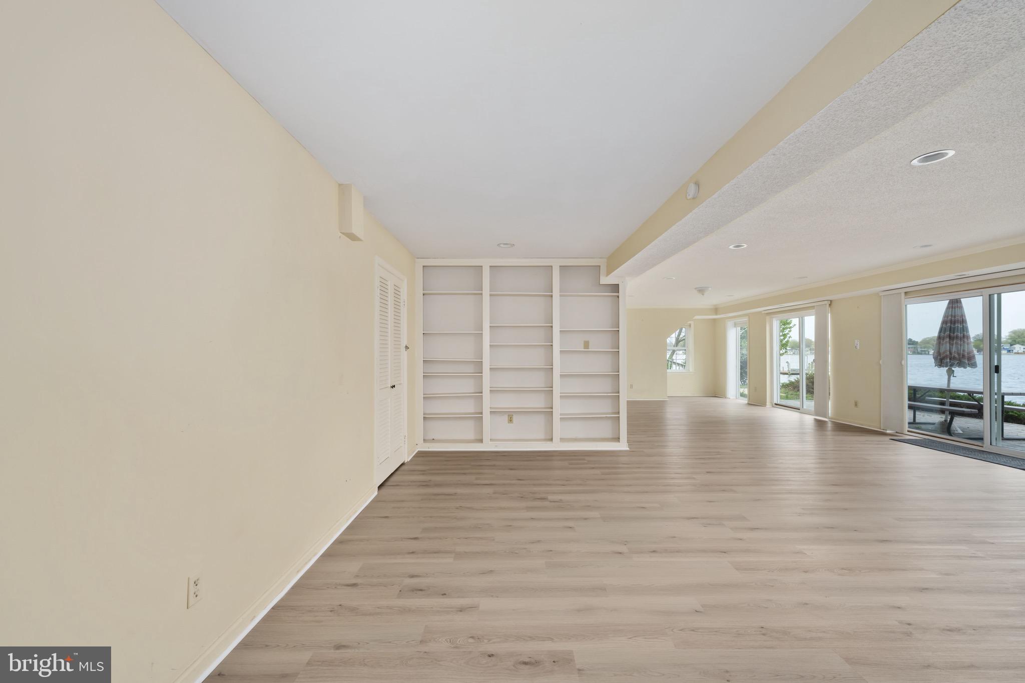 36 WATERVIEW POINT