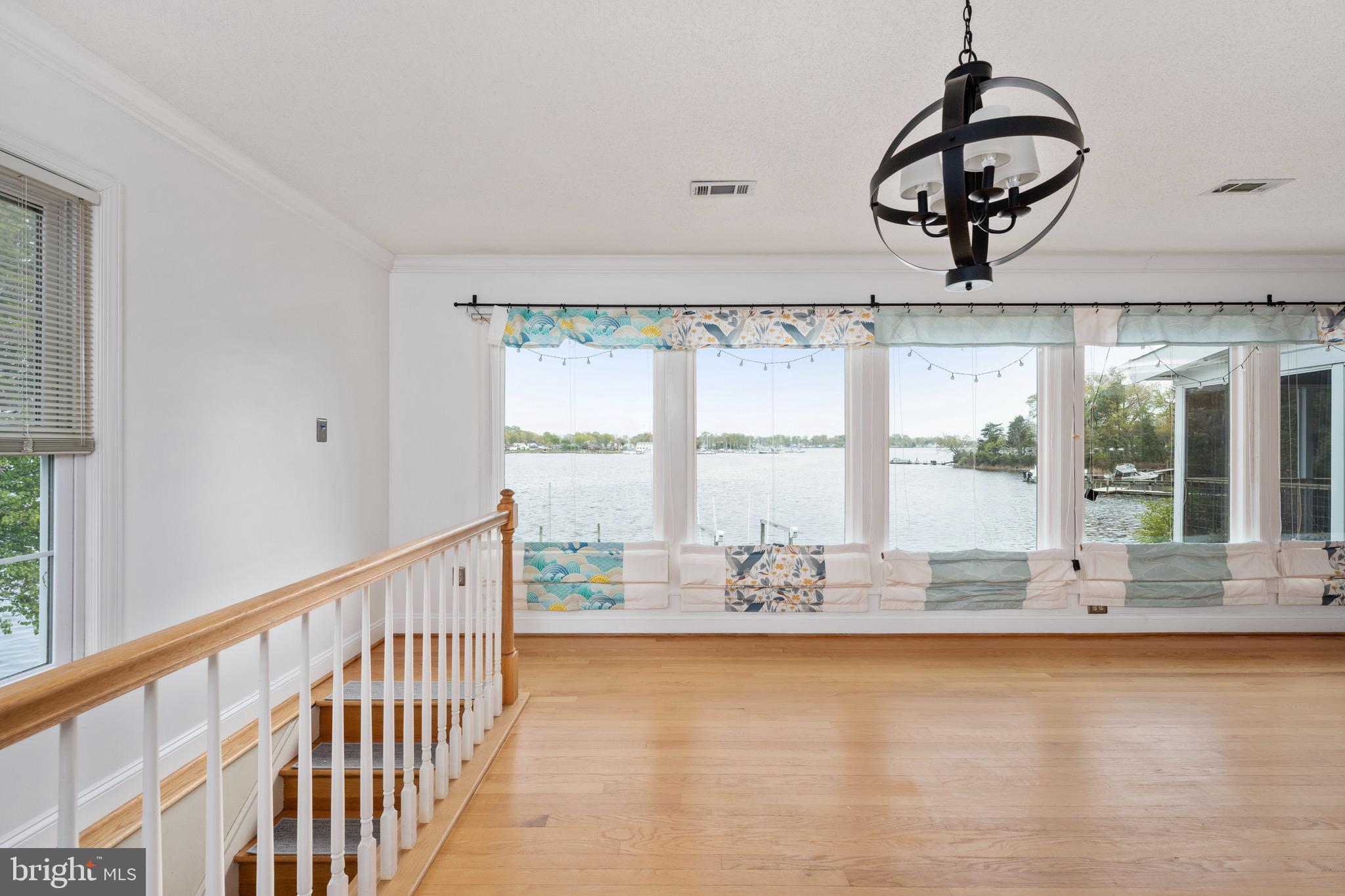 36 WATERVIEW POINT