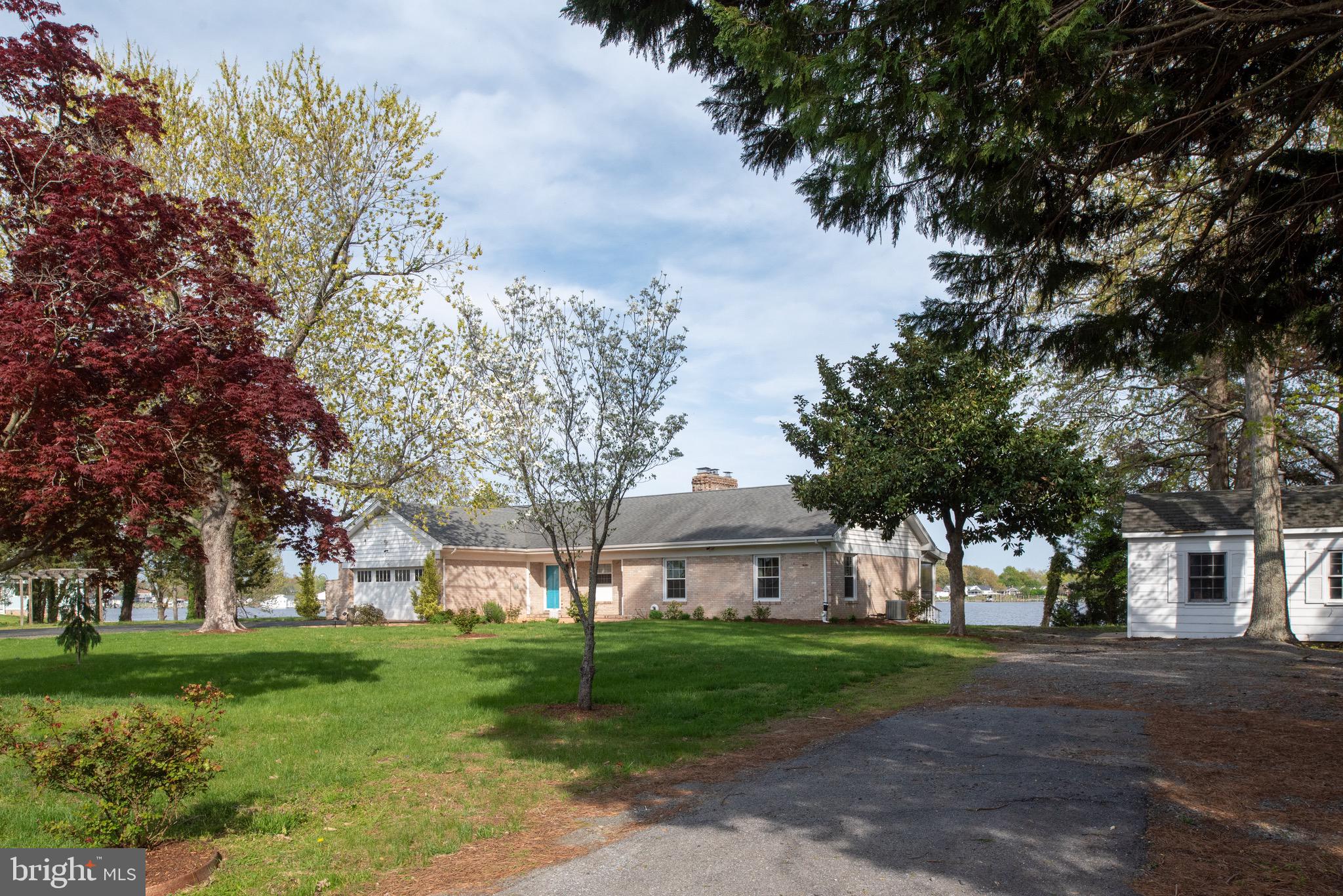 36 WATERVIEW POINT