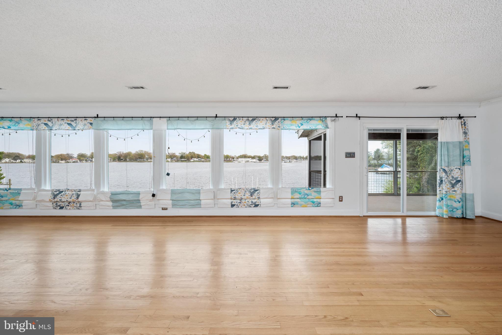 36 WATERVIEW POINT