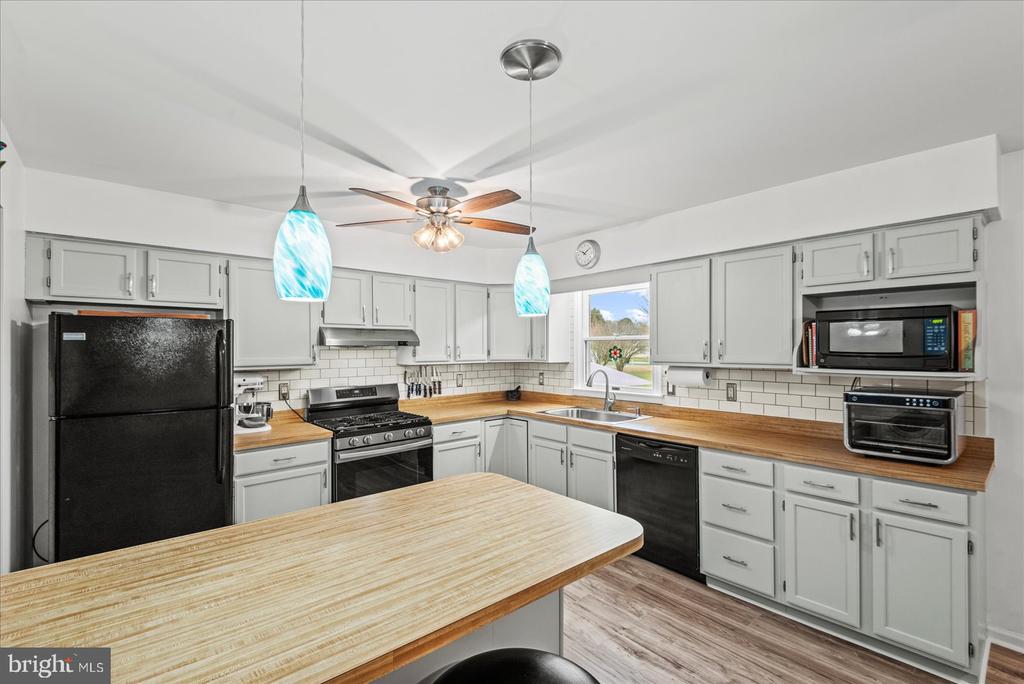 137 SEBASTIAN AVE