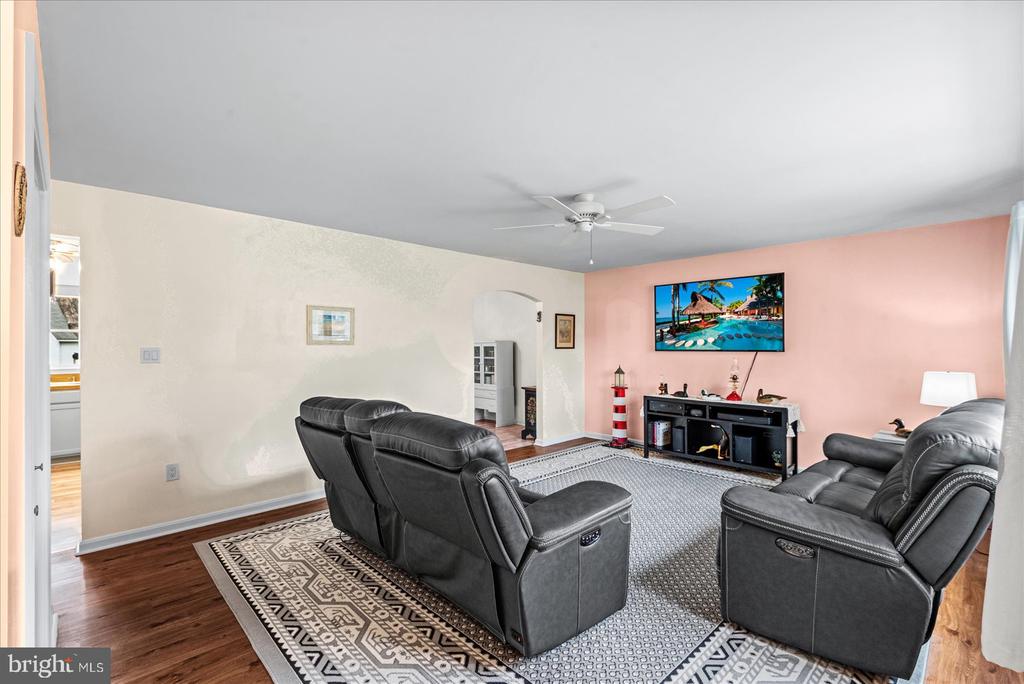 137 SEBASTIAN AVE