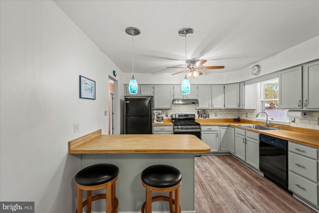 137 SEBASTIAN AVE