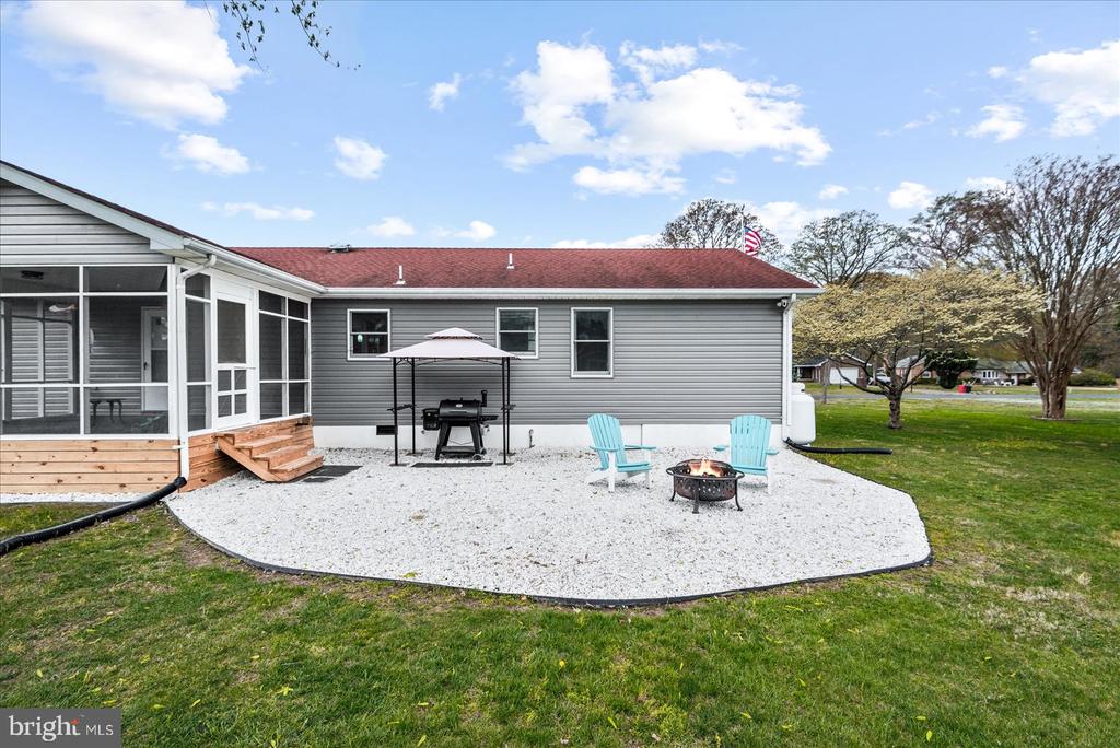 137 SEBASTIAN AVE