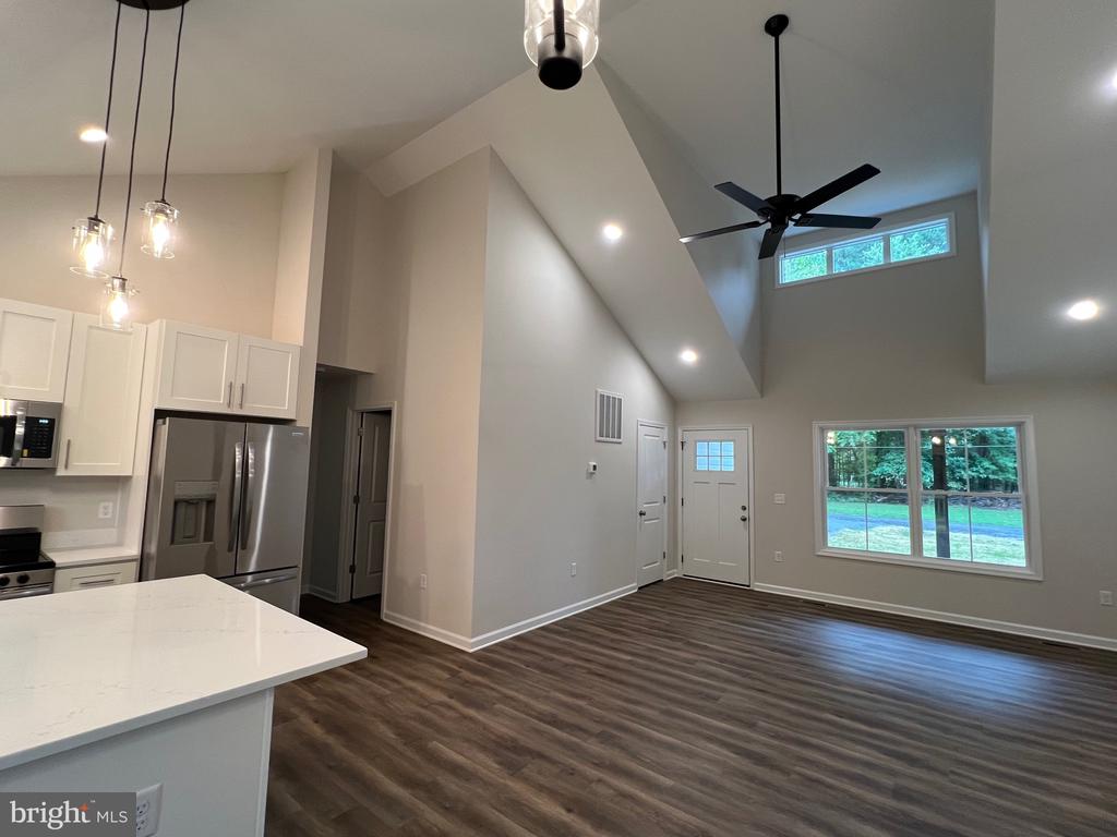 605 SHOREWOOD DRIVE