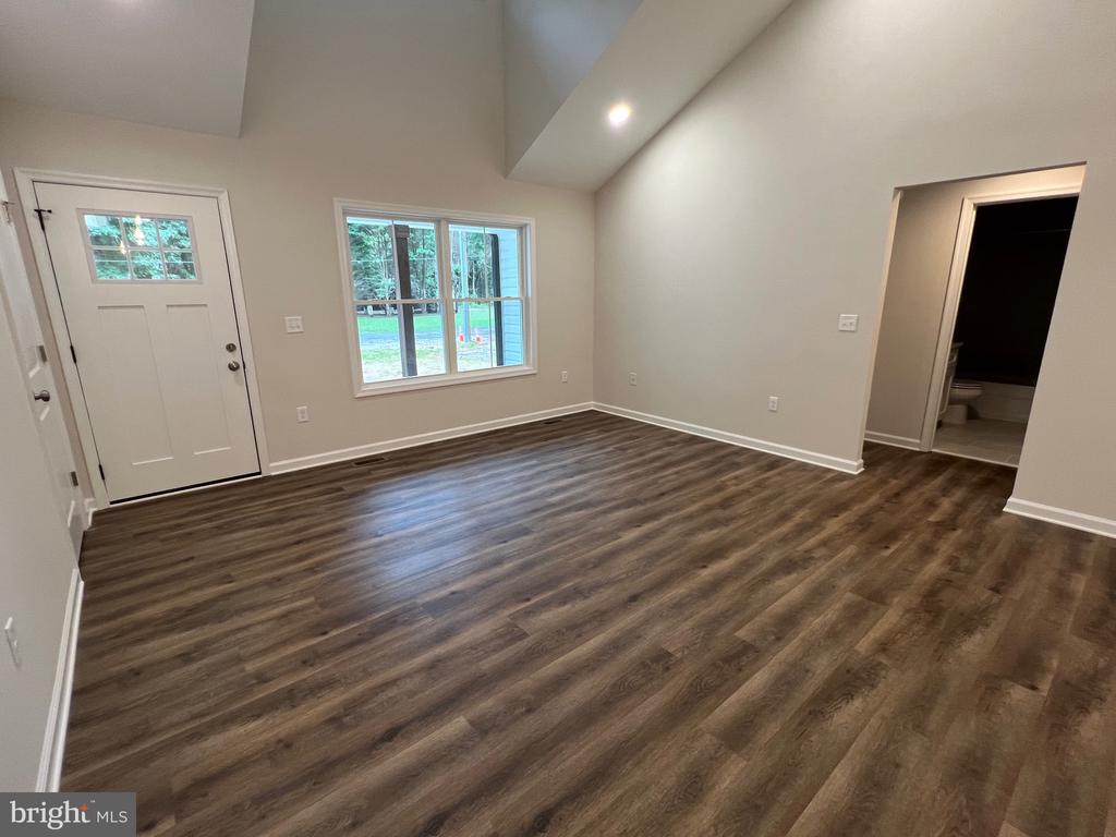 605 SHOREWOOD DRIVE