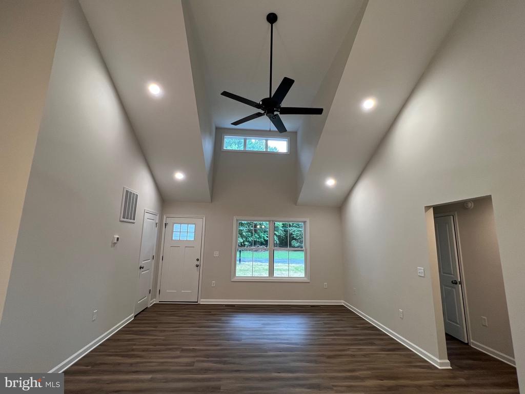 605 SHOREWOOD DRIVE