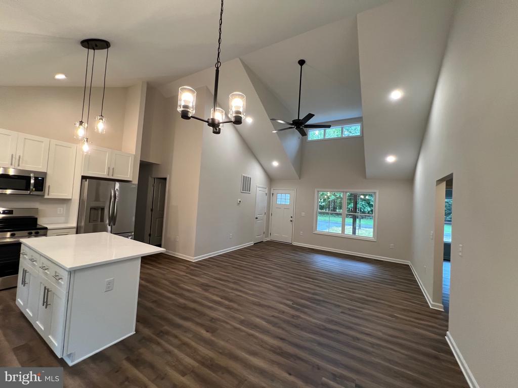 605 SHOREWOOD DRIVE