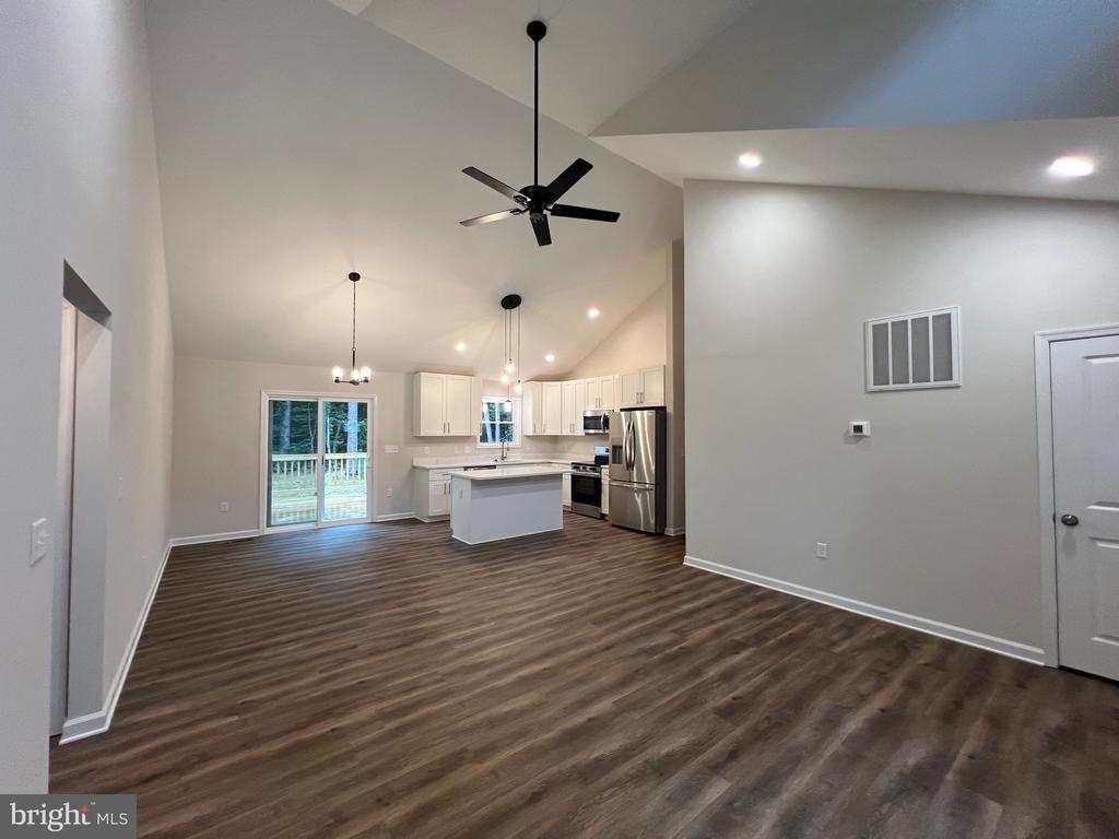 605 SHOREWOOD DRIVE