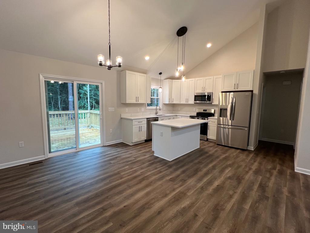 605 SHOREWOOD DRIVE