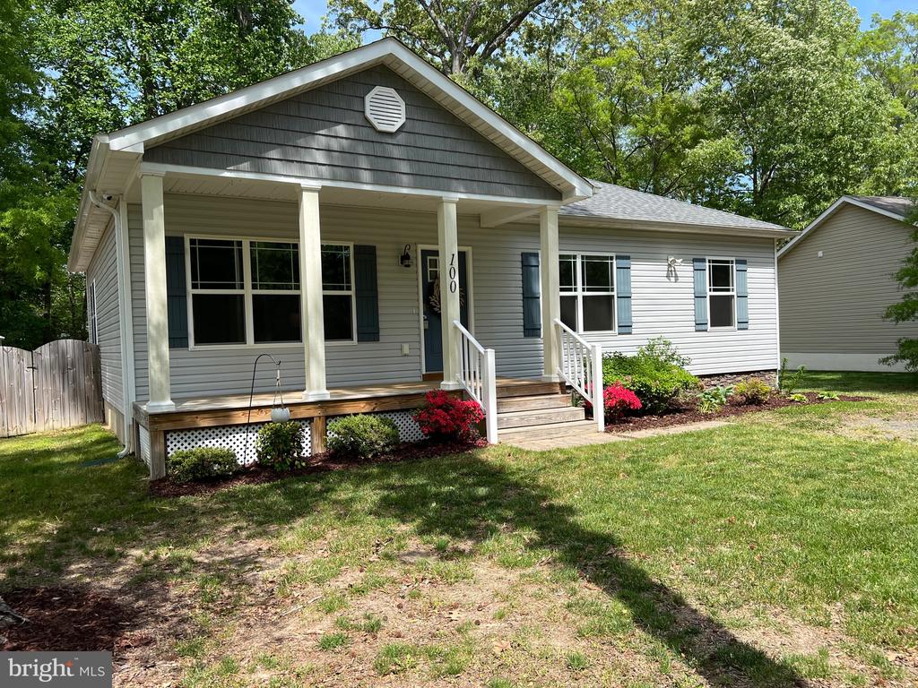 100 FORT KING DRIVE