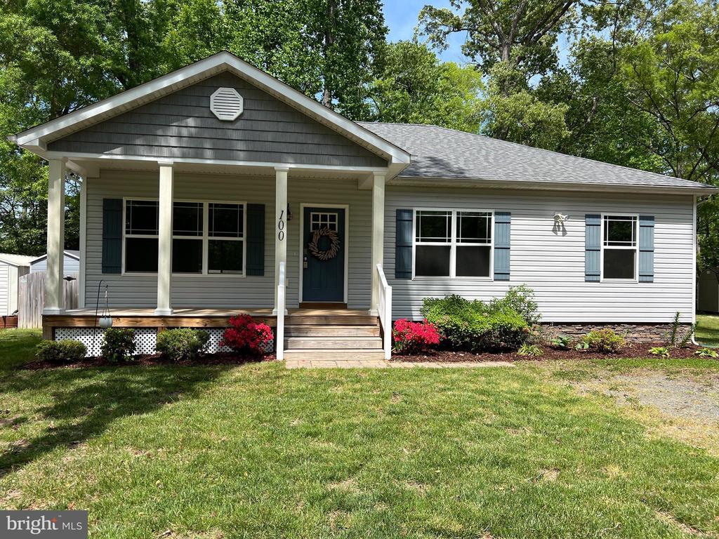 100 FORT KING DRIVE