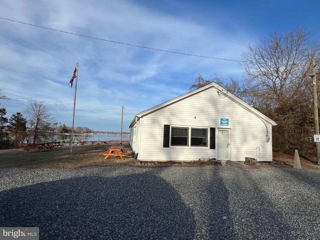 100 FORT KING DRIVE